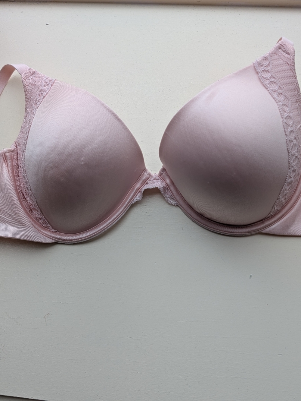Maidenform Light Pink Smooth T-Shirt Bra with Lace Trim